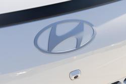 2025 Hyundai
STARIA LOAD
