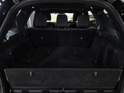 2019 Land Rover
                Discovery SD6 HSE