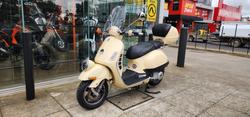 2009 VESPA GTV 250ie CREAM