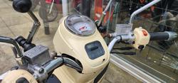 2009 VESPA GTV 250ie CREAM