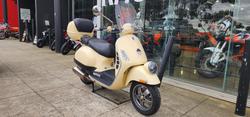 2009 VESPA GTV 250ie CREAM