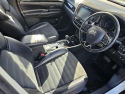 2020 Mitsubishi
                Outlander LS