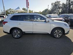 2020 Mitsubishi
Outlander LS