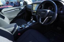 2021 Isuzu
MU-X LS-U