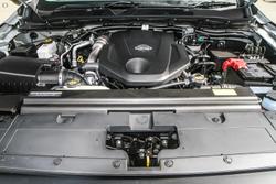 2024 Nissan
                Navara SL