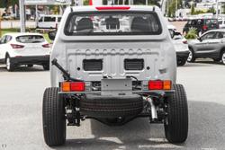 2024 Nissan
                Navara SL