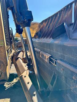 2006 Caterpillar
                D11r Dozer 