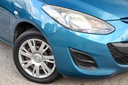 2011 Mazda
2 Neo