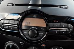 2011 Mazda
2 Neo