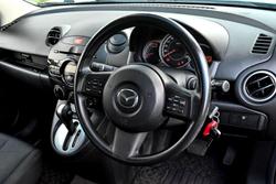 2011 Mazda
2 Neo