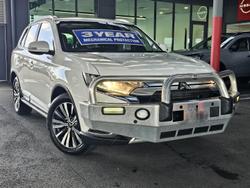 2020 Mitsubishi
                Outlander LS