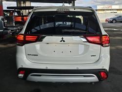 2020 Mitsubishi
                Outlander LS