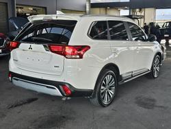 2020 Mitsubishi
                Outlander LS