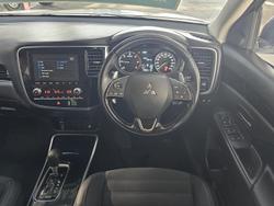 2020 Mitsubishi
Outlander LS