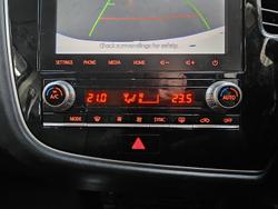2020 Mitsubishi
Outlander LS