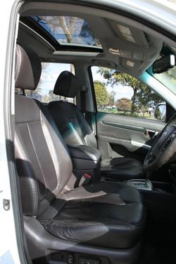 2010 Hyundai Santa Fe Highlander CM MY10 4X4 On Demand Vanilla White