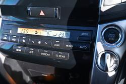 2014 Toyota
Landcruiser VX