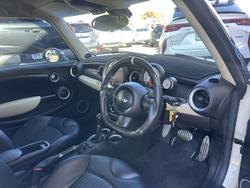 2013 MINI
Hatch Cooper S