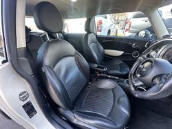 2013 MINI
Hatch Cooper S