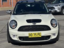 2013 MINI
Hatch Cooper S