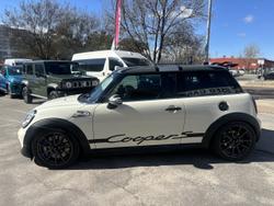 2013 MINI
Hatch Cooper S