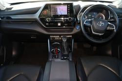 2022 Toyota
                Kluger Grande
