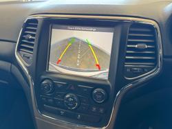 2015 Jeep
                Grand Cherokee Laredo