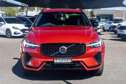 2022 Volvo XC60 Recharge Ultimate T8 Plug-In Hybrid