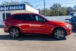 2022 Volvo
XC60 Recharge Ultimate T8 Plug-In Hybrid