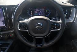 2022 Volvo
XC60 Recharge Ultimate T8 Plug-In Hybrid