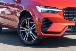 2022 Volvo
XC60 Recharge Ultimate T8 Plug-In Hybrid
