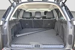 2017 Land Rover Discovery TD6 SE