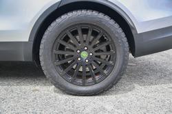 2017 Land Rover Discovery TD6 SE