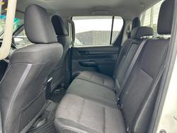 2016 Toyota
Hilux SR