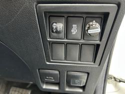 2016 Toyota
Hilux SR