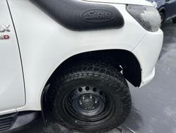 2016 Toyota
Hilux SR