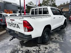 2016 Toyota
Hilux SR