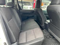 2016 Toyota
Hilux SR