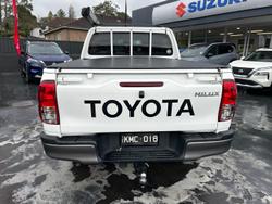 2016 Toyota
Hilux SR