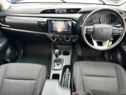 2016 Toyota
Hilux SR