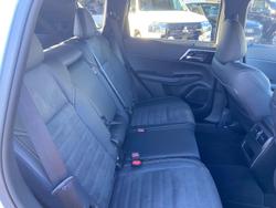 2024 Mitsubishi
Outlander Black Edition