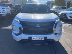 2024 Mitsubishi
Outlander Black Edition