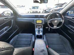 2009 Volkswagen
                Passat R36