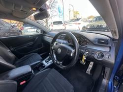 2009 Volkswagen
                Passat R36