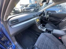 2009 Volkswagen
                Passat R36