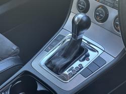 2009 Volkswagen
                Passat R36