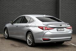 2023 Lexus
ES 300h Sports Luxury