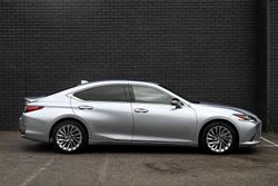 2023 Lexus
ES 300h Sports Luxury