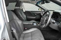 2023 Lexus
ES 300h Sports Luxury