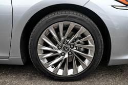 2023 Lexus
ES 300h Sports Luxury